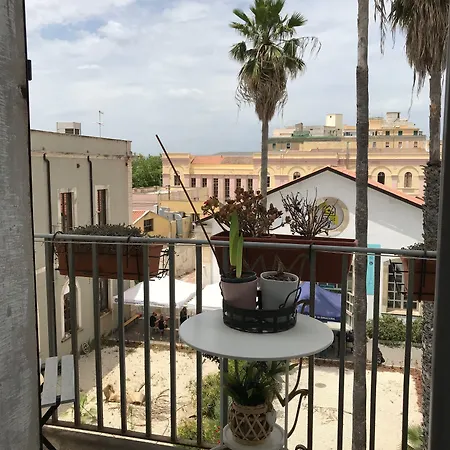 بيت ضيافة Nike - Only