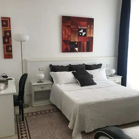 Nike - Only Maison d'hôtes 3*