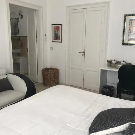 Nike - Only Maison d'hôtes 3*