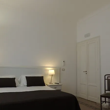 Pensión Nike - Only 4*