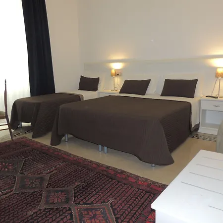 Pensión Nike - Only 4*